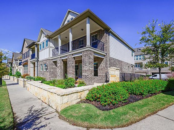 This home has the advantage of more space on the right side.