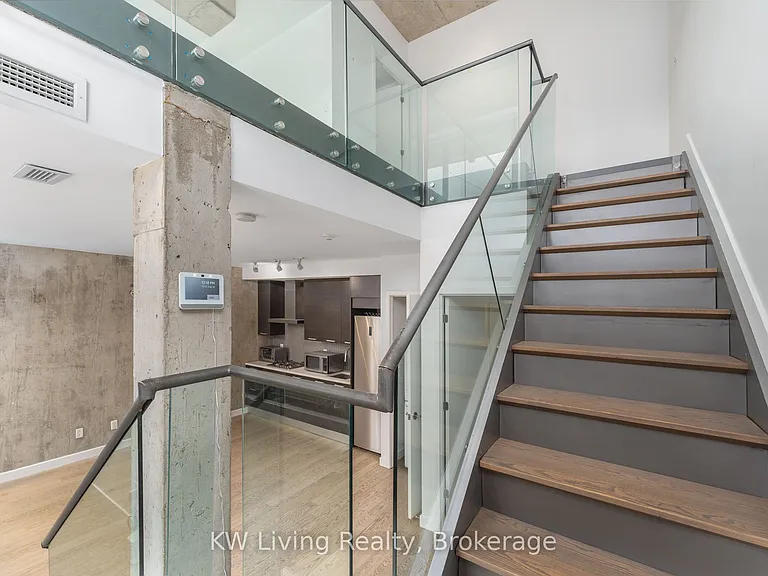 90 Broadview Ave #LW1 — Photo 15