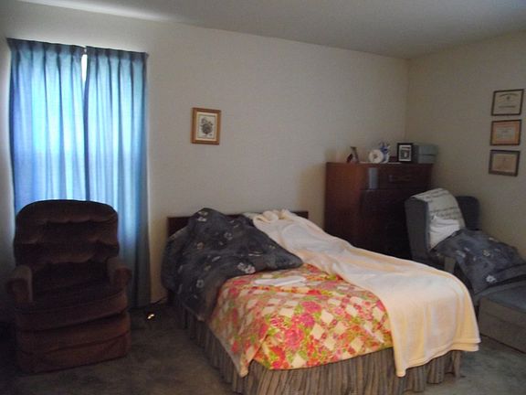 4th image of 570 Littleton St