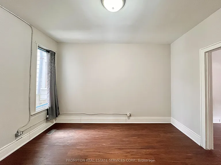 17 Winnifred Ave — Photo 12