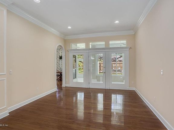 3rd image of 11717 Seaview Dr
