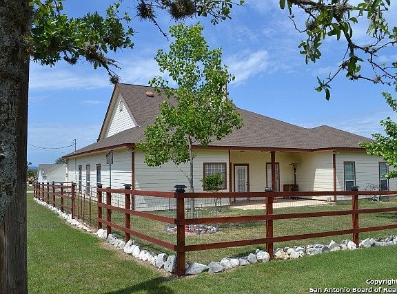 4th image of 156 Glenvalley Cir