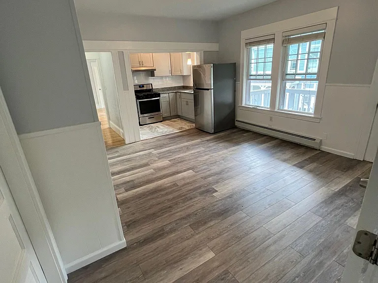 231 Foster St — Photo 4