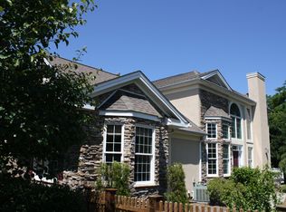 26 Brown Ct, Chester, NJ 07930