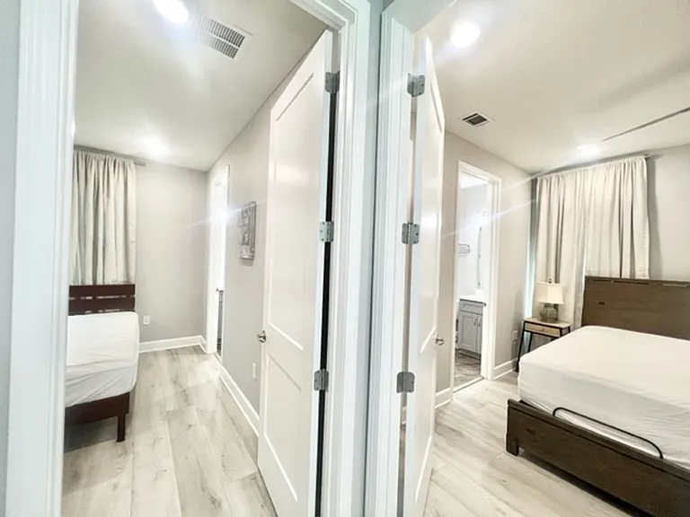 213 Allen St — Photo 14