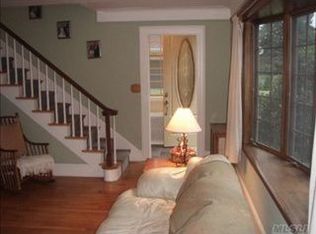 76 Meadowbrook Rd, Syosset, NY 11791