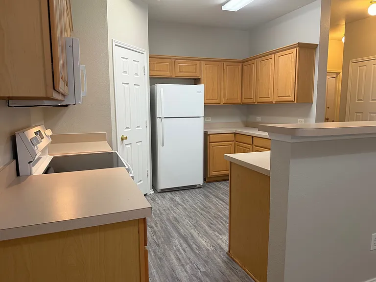 7905 Seven Oaks Ln — Photo 11
