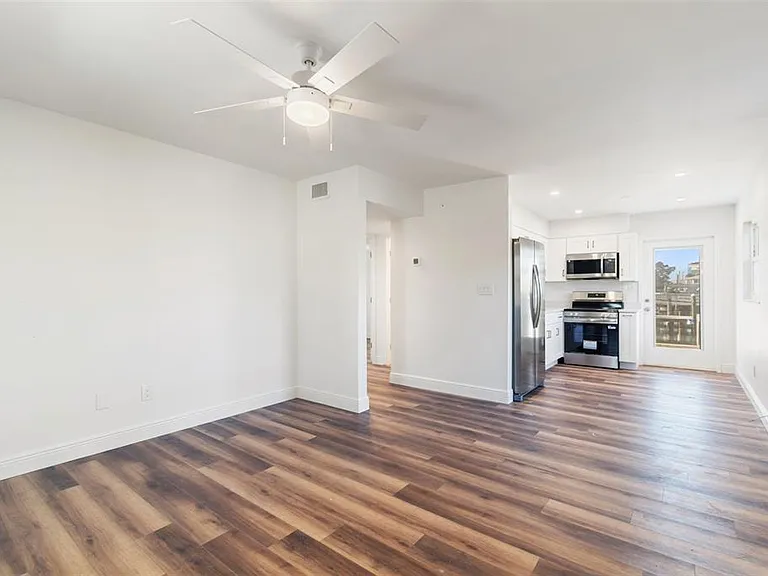 14919 N Bayshore Dr #1 — Photo 11