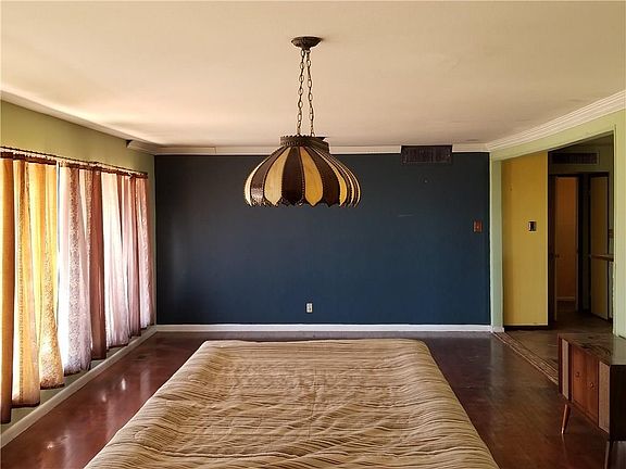 4th image of 4200 Park Hill Dr
