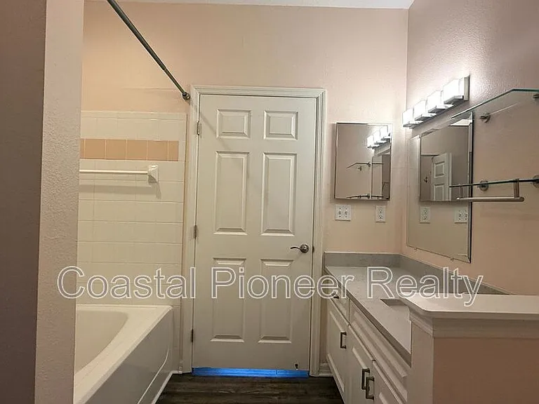 9068 Lake Chase Island Way — Photo 15