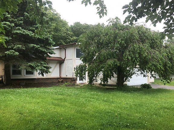 3rd image of 2740 Sawmill Meadows Ave