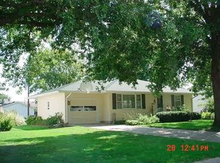 418 N Michigan Ave, York, NE 68467