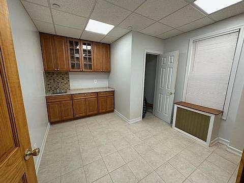 5th image of 118 Liberty Ave