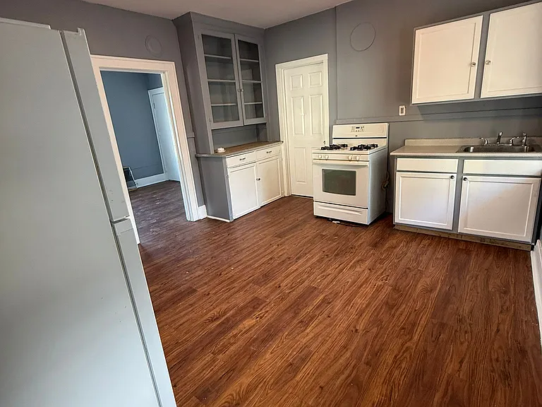 1231 Congress St #2R — Photo 2