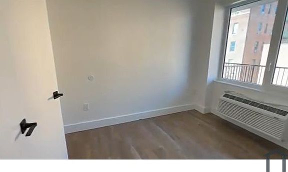 2nd image of 354 E 194th St #4F