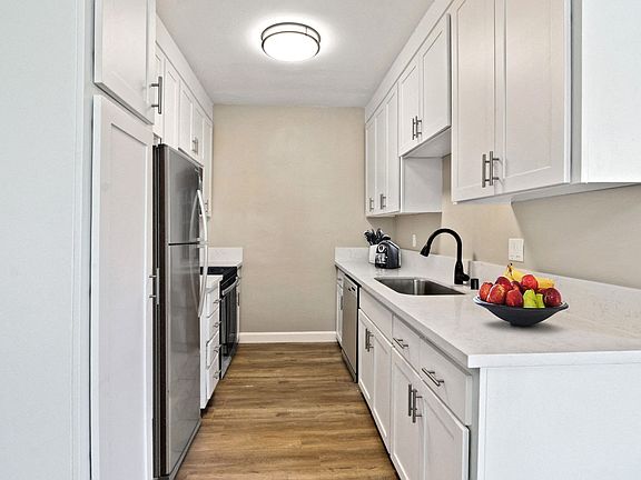 4th image of 720 N Louise St #2414901