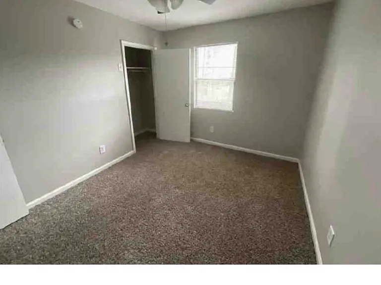 Walker Rd — Photo 20