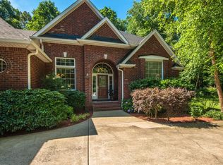 1045 Ridglea Dr, Burns, TN 37029