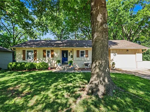 9334 Woodward St, Overland Park, KS 66212