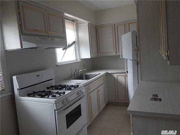 3rd image of 10956 215th St #B