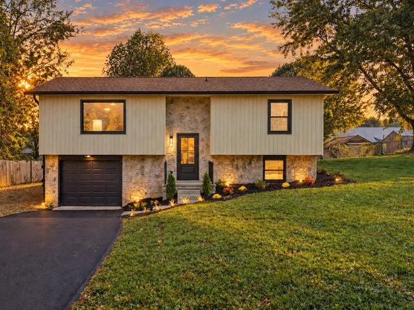 131 Anderson Rd, Johnson City, TN 37601