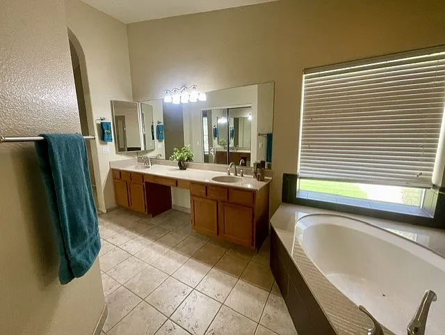 4157 N Everest — Photo 14