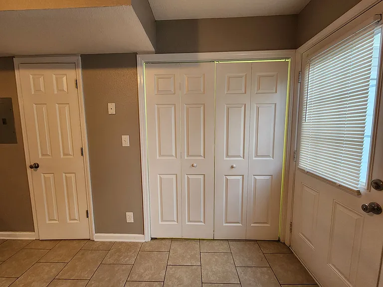 241 Executive Ave — Photo 8