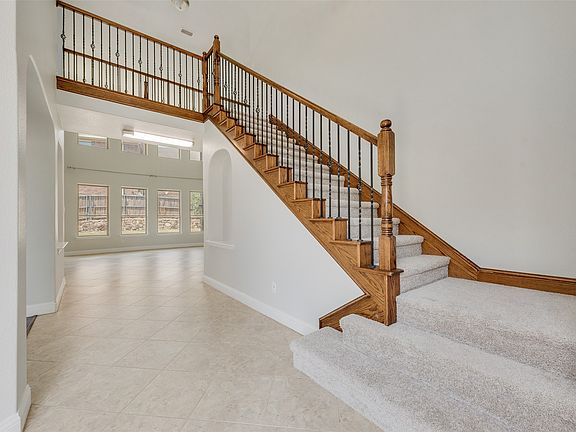 5th image of 419 Aylesbury Dr