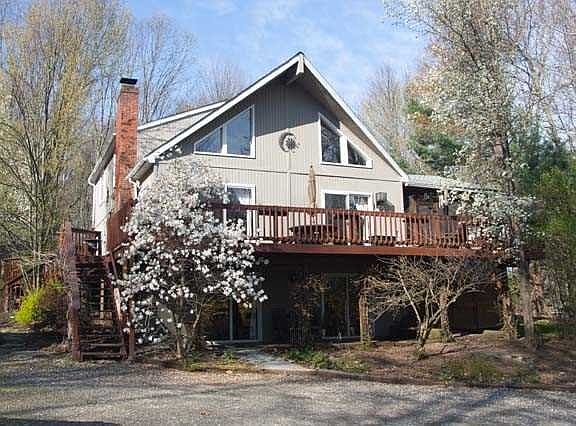 3rd image of 2 Juliana Dr