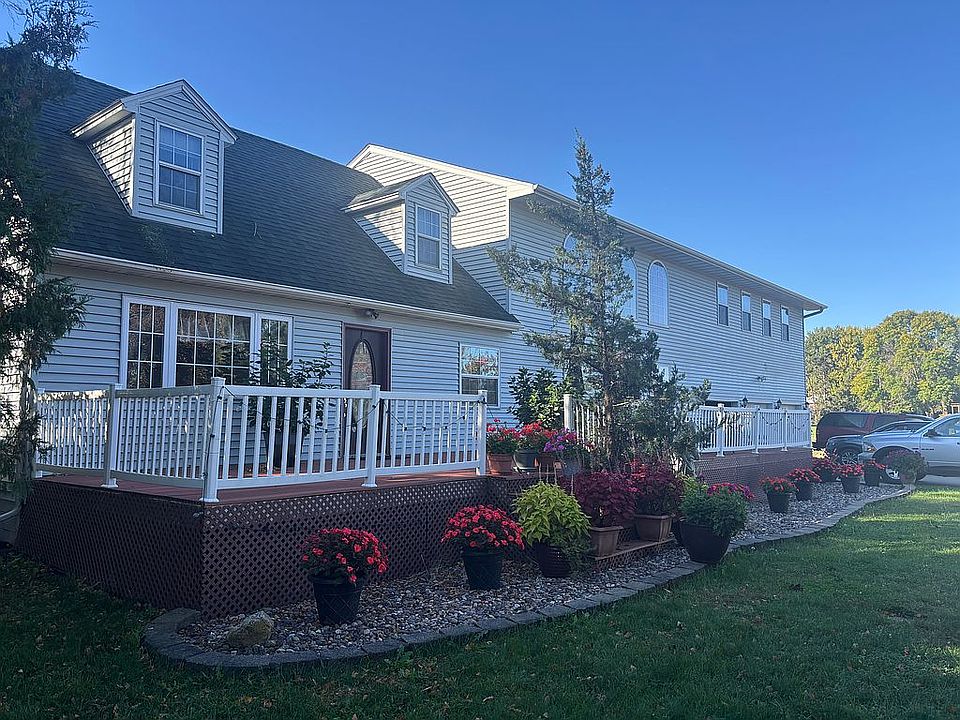 Front yard view of house