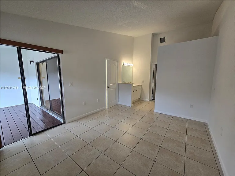 2231 SW 80th Ter #2231 — Photo 6