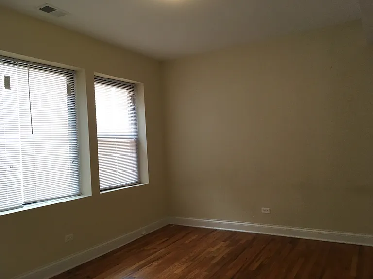 3216 W Argyle St #3 — Photo 8