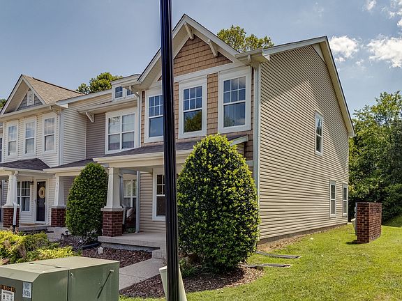 3rd image of 562 Flintlock Ct