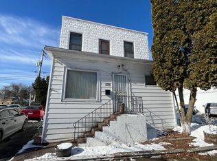 846 S Genesee St, Waukegan, IL 60085