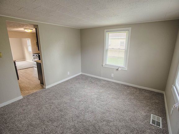 4th image of 2031 Stillwell St