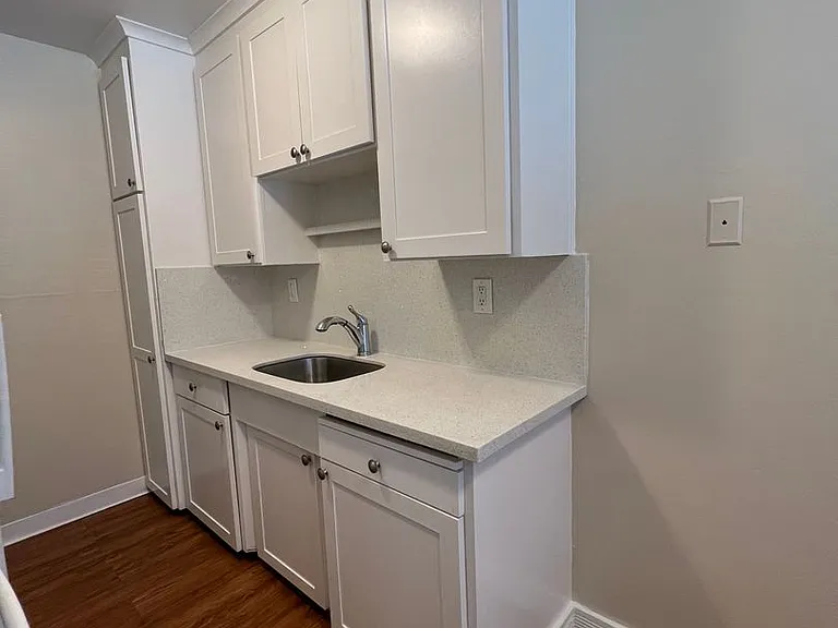 280 N 8th St — Photo 4
