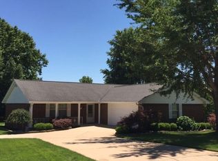 1729 Pinetree Ln, Mountain Home, AR 72653