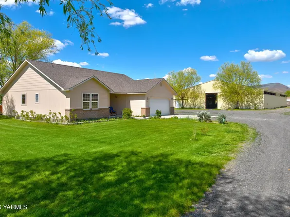 131 Latigo Ln, Yakima, WA 98901