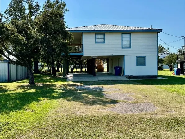 705 W Monroe Ave, Port O Connor, TX 77982