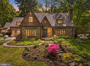 7835 Hampden Ln, Bethesda, MD 20814
