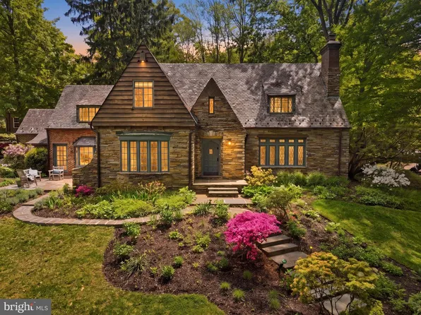 7835 Hampden Ln, Bethesda, MD 20814