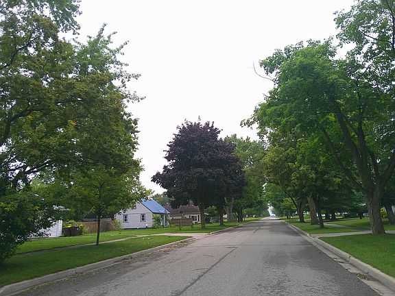 4th image of 425 Moyer Ave