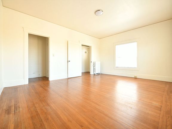 5th image of 2425 Fulton St #4