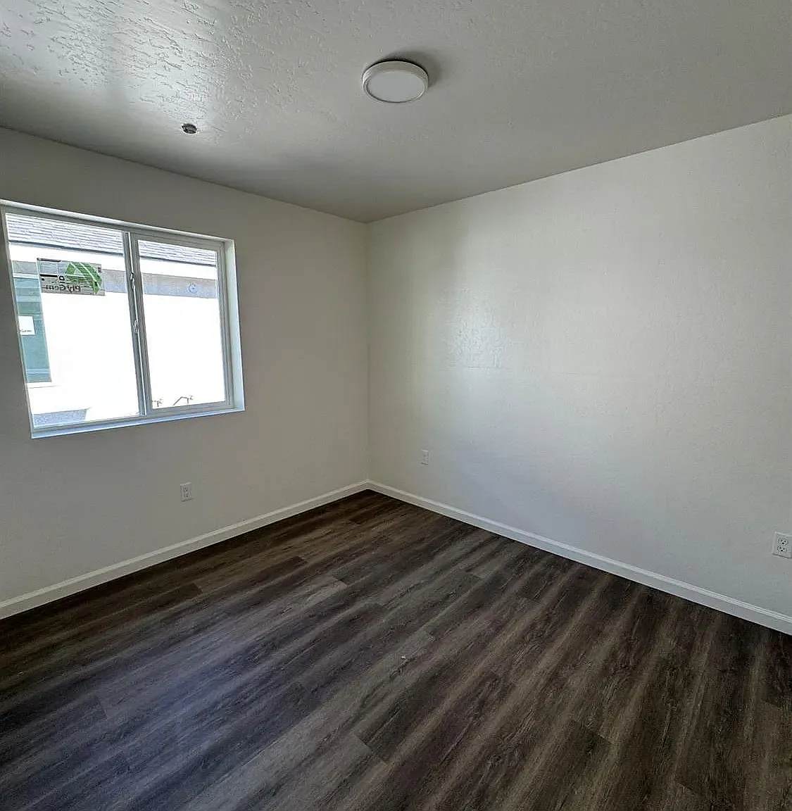 2 bed, 2836 sqft, $1,350 — Photo 3