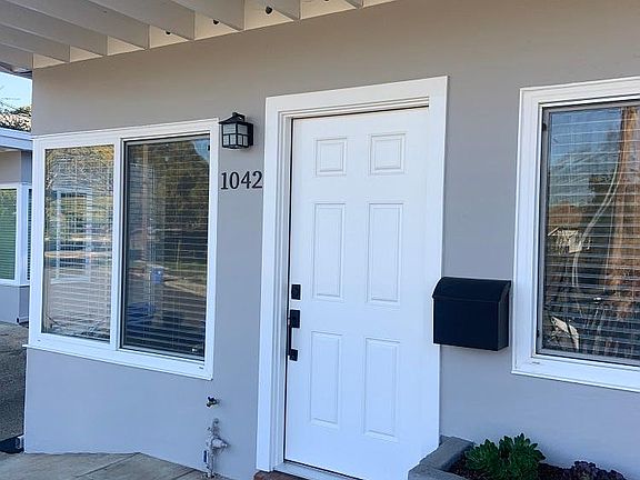 3rd image of 1042 Evans Ave