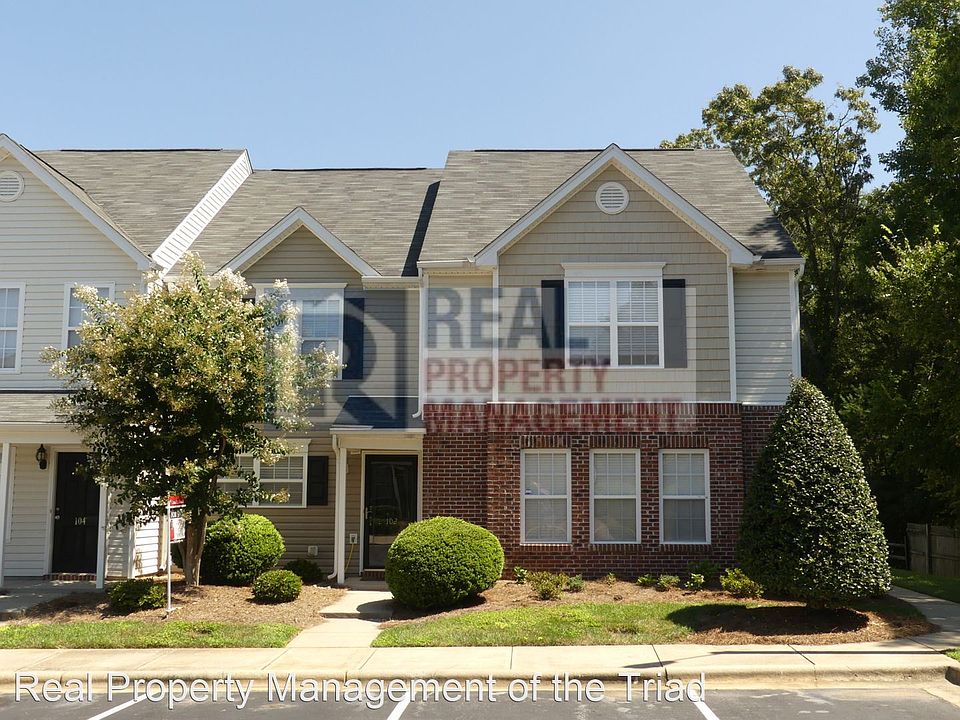 1st image of 102 Breezeway Ln