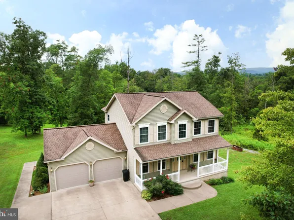 41 Slopeys Ln, Mill Hall, PA 17751