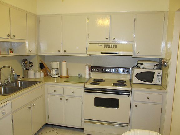 2nd image of 4001 Hillcrest Dr APT 212
