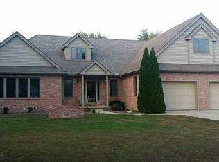 1211 Glen Mar Dr, Swanton, OH 43558
