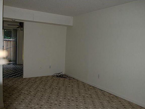 3rd image of 1000 Scarborough Ct